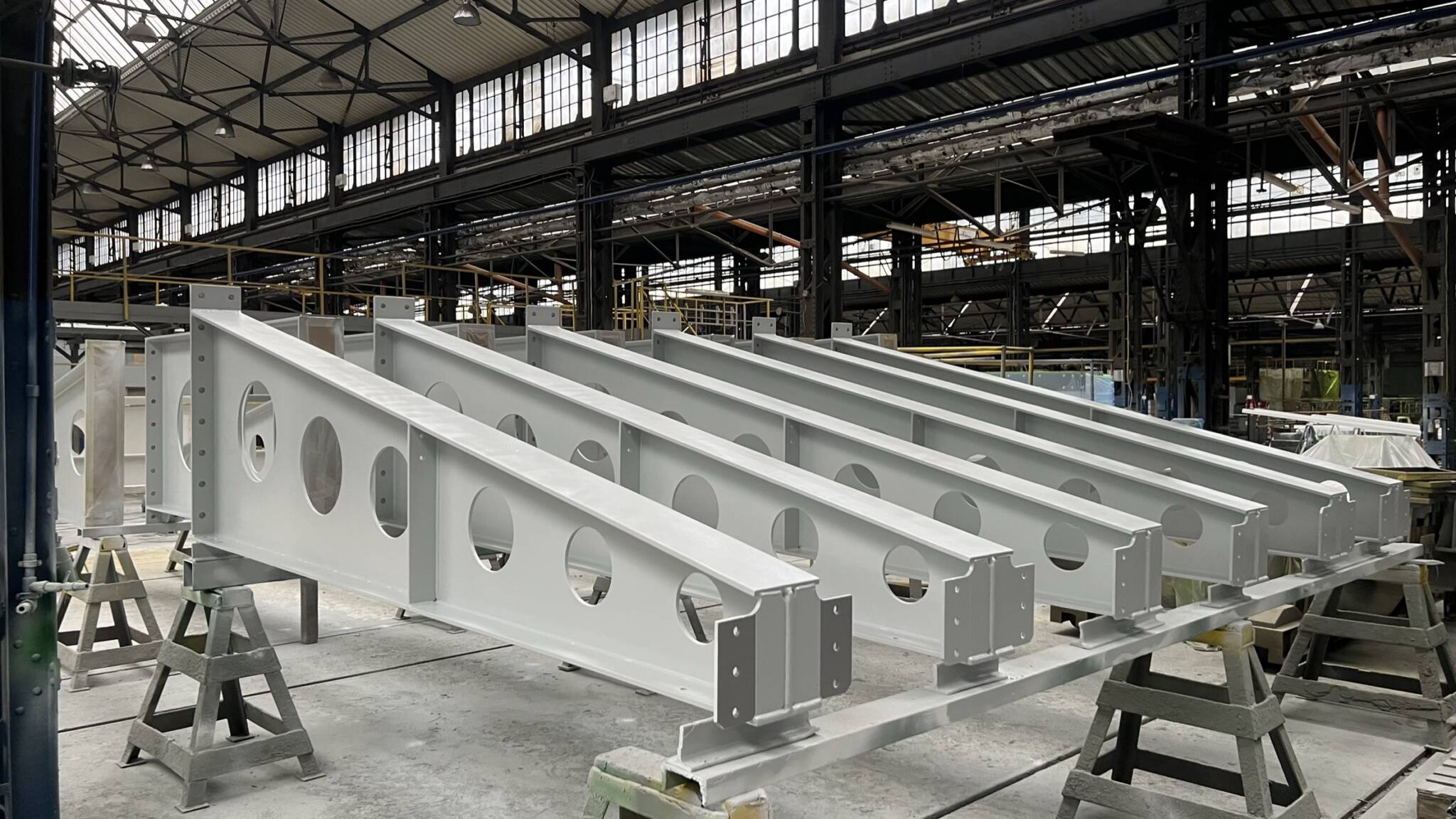 Malowanie konstrukcji stalowych w hali DR Industry